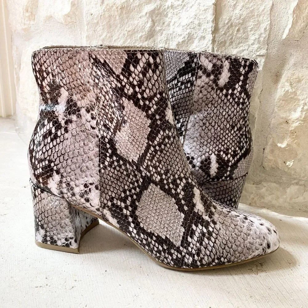 Chinese Laundry Womens Tan Black Snake Daria  Block Heel Ankle‎ Bootie 8M